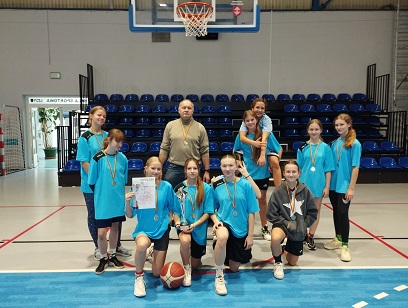 Zdjęcie drużyny SP6 koszykówka dziewcząt Mistrzostwa Powiatu Grodziskiego