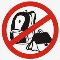 zakaz plecaka i torebki damskiej